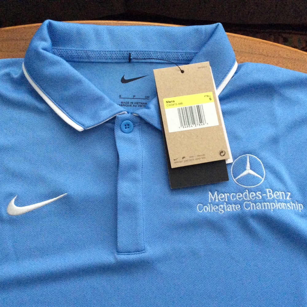 Men’s small Nike polo shirt dri fit upf 40 Carolina blue